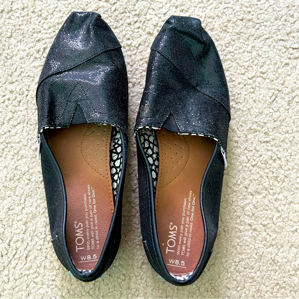TOMS size 8.5 black sequin flats